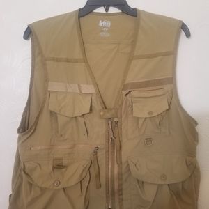 SOLD---REI Co-op Savanna Trails Mens Fishing Hiking Vest Beige Size Large